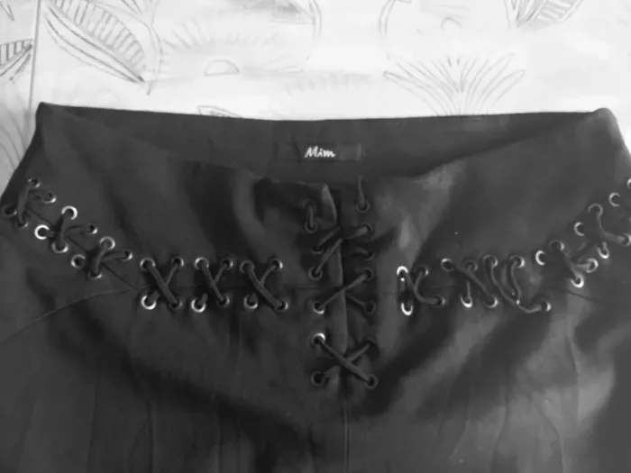 Jupe noire à lacet MIM Taille 38 - photo numéro 2
