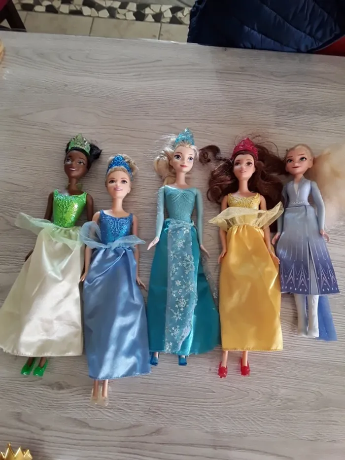Lot poupées princesses Disney