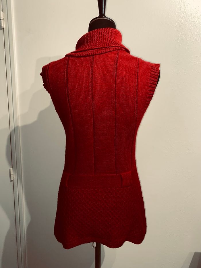 Pull sans manches rouges - photo numéro 5