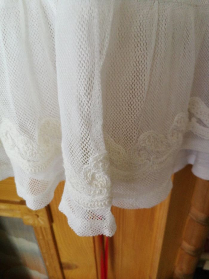 Jolie haut en dentelle - photo numéro 4