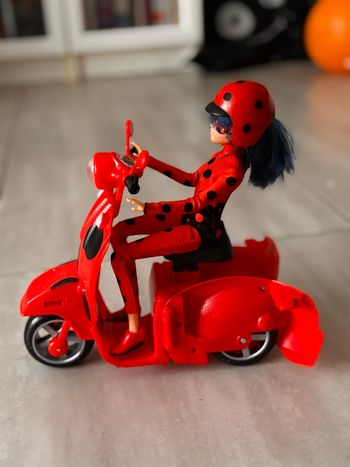 Miraculous et sa moto