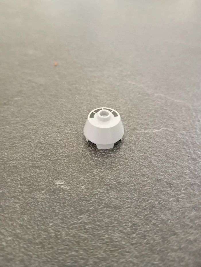 Cone 2×2 truncated with black millennium Falcon cockpit patt. - photo numéro 2