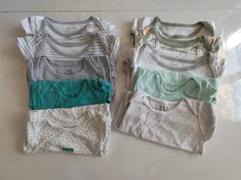 Gros lot body manches courtes 23/24 mois