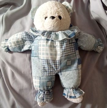 doudou peluche ours ourson vintage ancien vers 1997 presque 30 ans d'occasion la marque ? peut-être Minouche Ajena 36 cm +/- de haut couleur bleu et blanc  tête tissu éponge bouclette
