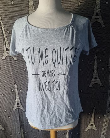 T-shirt gris avec écriture taille 42-44