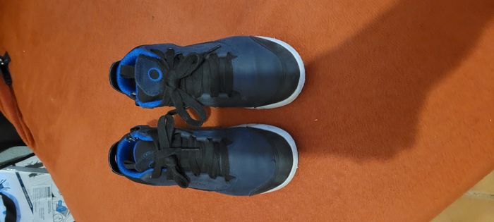 Chaussure Geox Modèle J Aeranter Boy Abx - Couleur Bleu