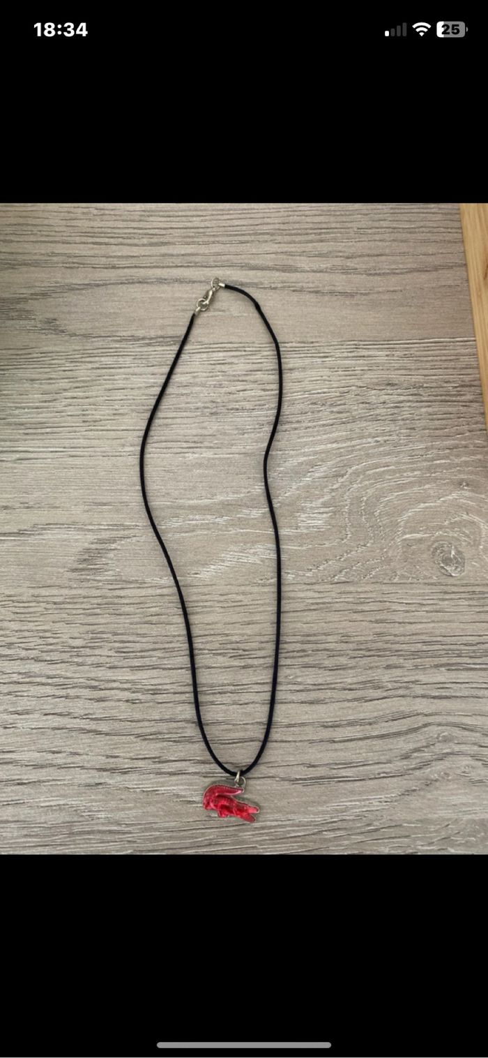 Collier Lacoste