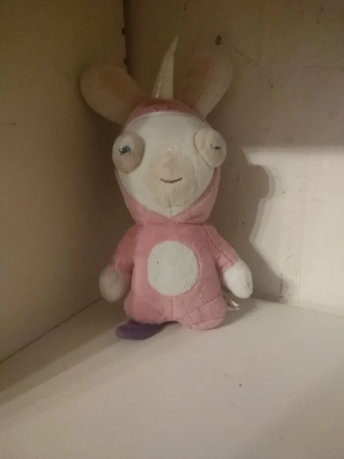 Peluche lapin cretin
