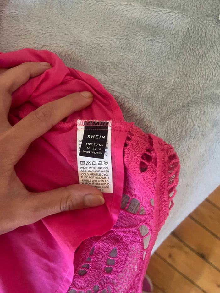 Haut chic en dentelle rose - photo numéro 3