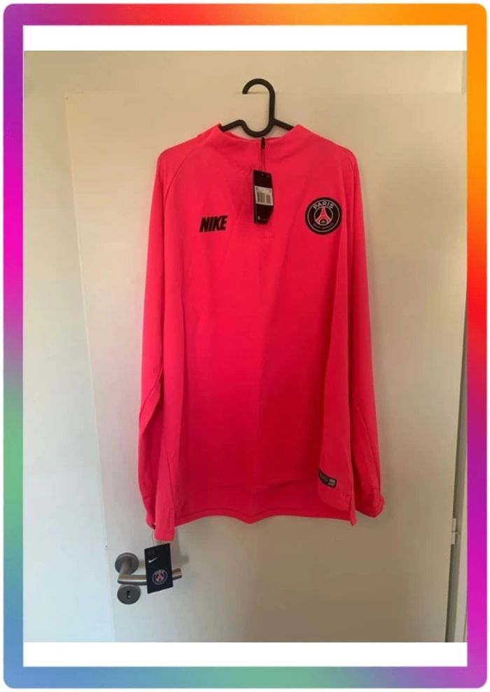 Survêtement rose PSG Paris xxl NEUF jamais porté avec étiquettes - photo numéro 2
