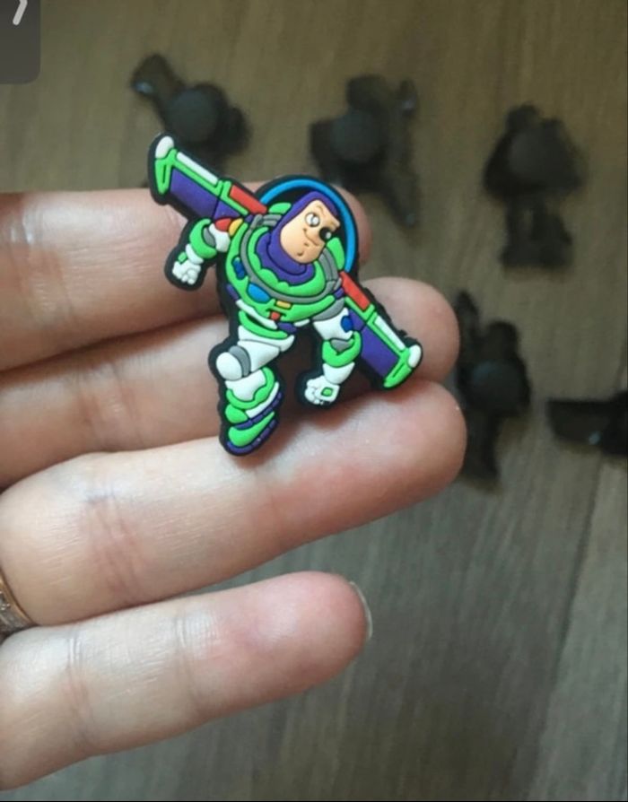 Charms / Accessoires NEUFS x7 pour crocs, sabots, chaussons Buzz l’éclair - photo numéro 3