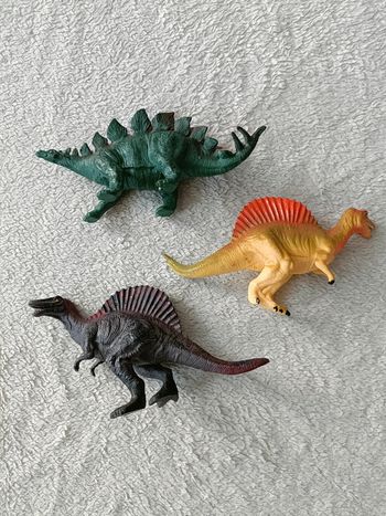 Lot de 3 figurines dinosaures