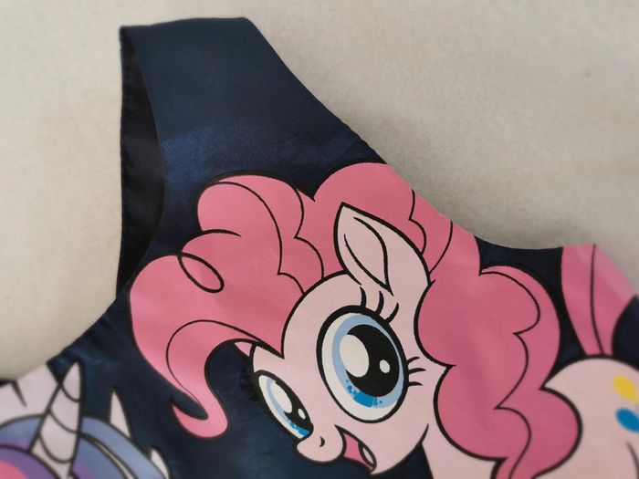 Magnifique robe 👸 tulle et sequins, little poney, H&M, 6ans - photo numéro 11