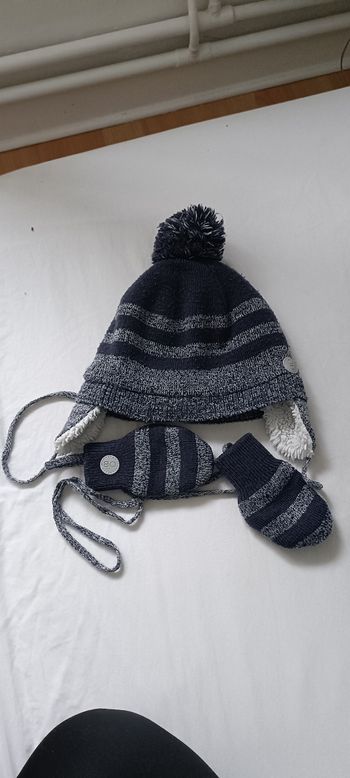 Bonnet chapka 12 mois + moufles
