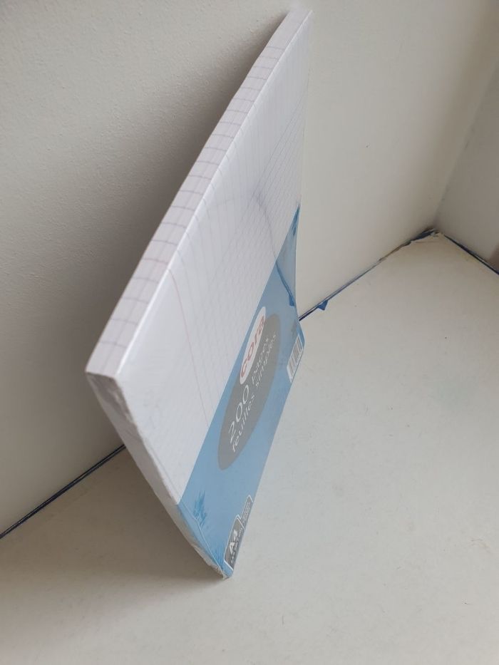 200 feuilles simples blanches A4 grands carreaux - photo numéro 3
