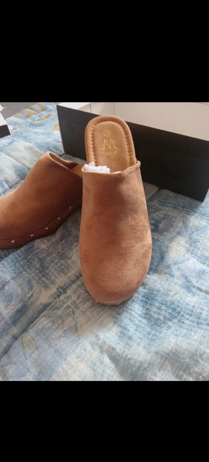 Sabots neufs kaki taille 39 - photo numéro 2