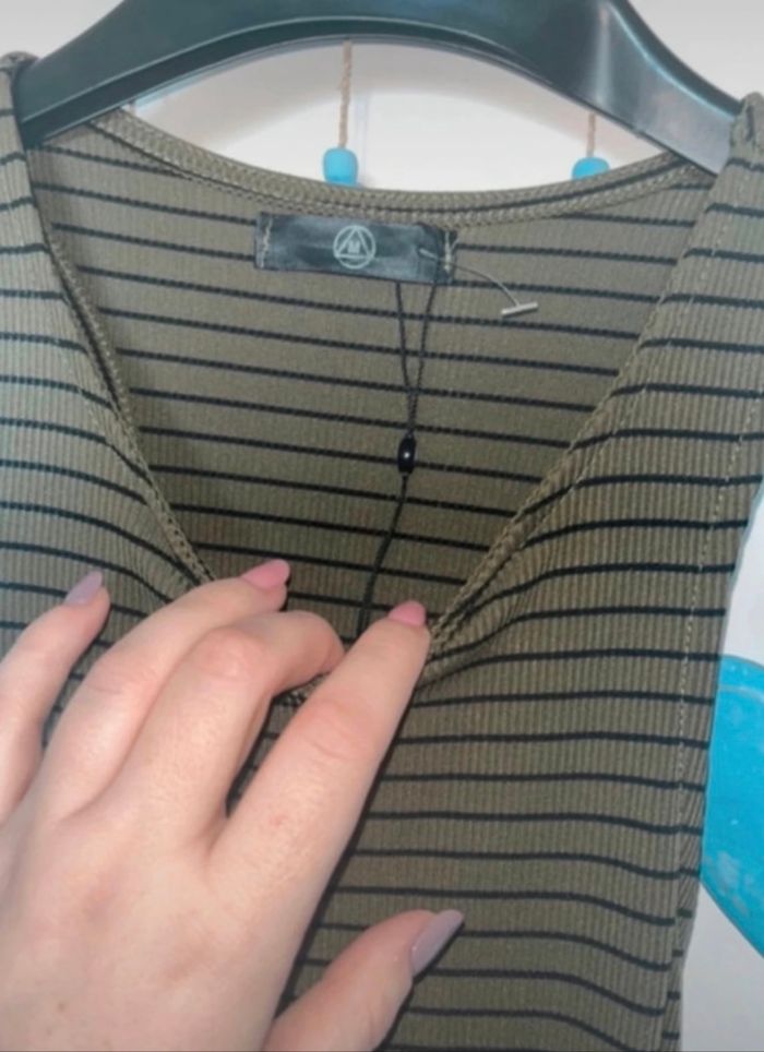 Longue robe échancré - photo numéro 5