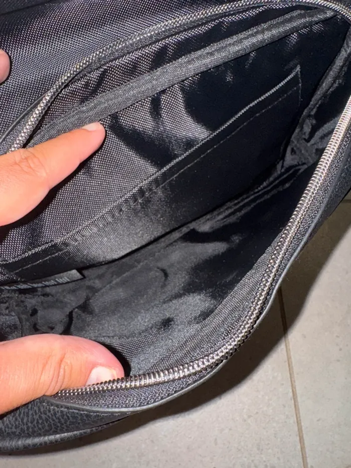 Sac à bandoulière noir GHD x Pamela Reif pour lisseur, neuf 29*17cm - photo numéro 4