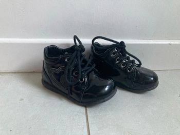 Chaussure de marche taille 19