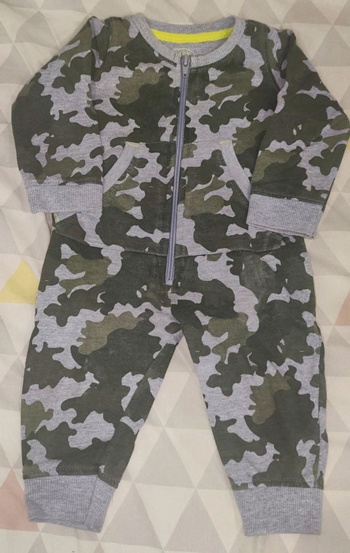 Combinaison militaire