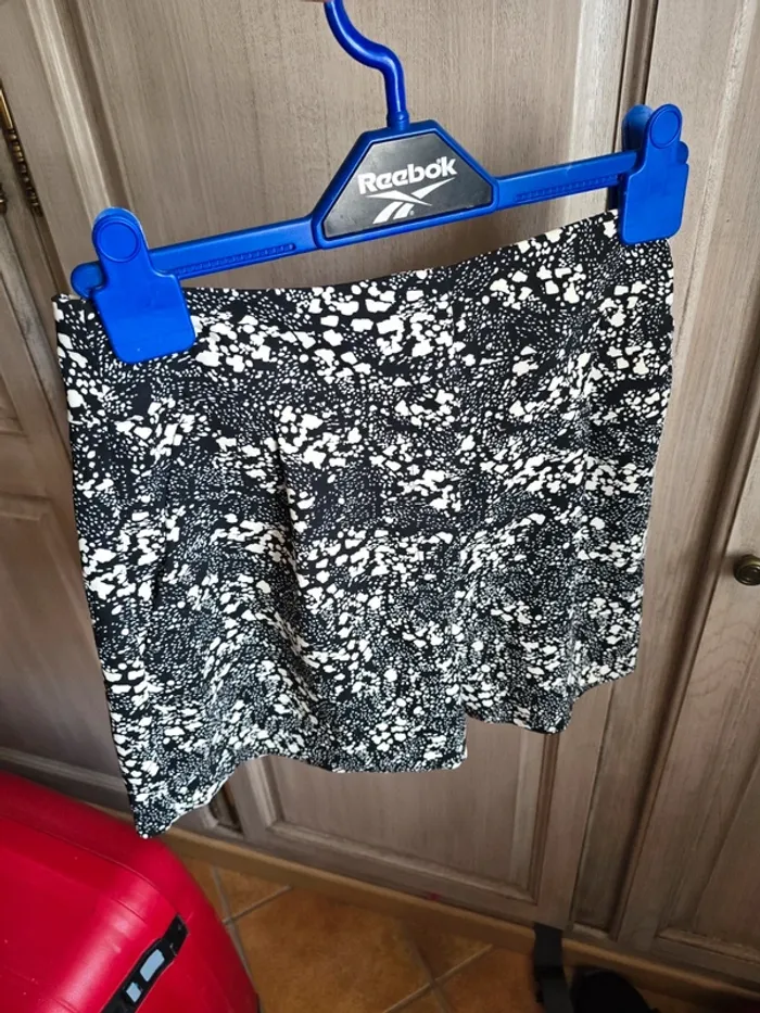 Short h&m taille 34 - photo numéro 3
