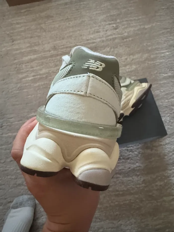 New Balance 9060 Olivine - photo numéro 5