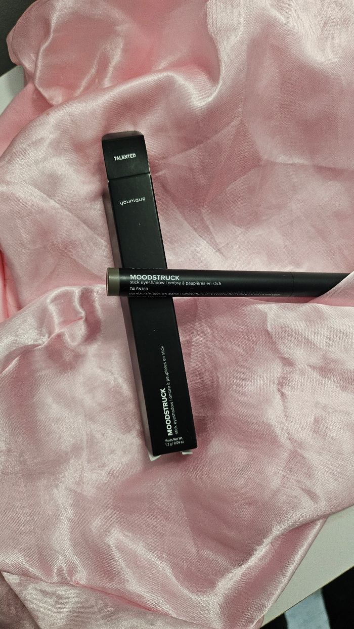 Lot Younique - photo numéro 1