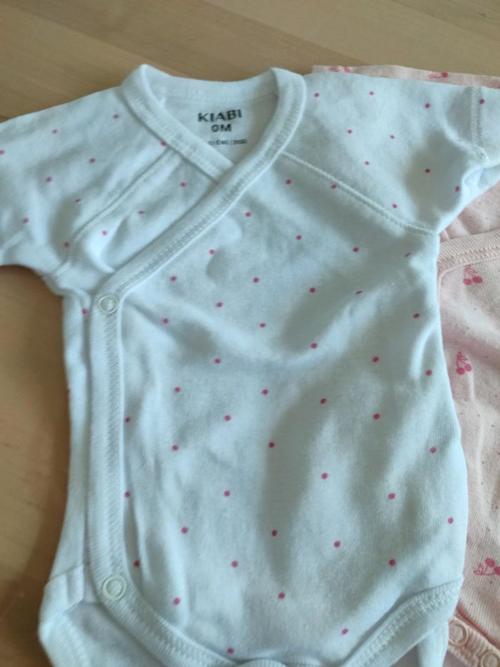 Lot de 3 bodies MC Kiabi neuf - photo numéro 2