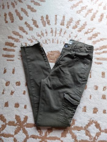 Jean skinny kaki avec poches style cargo taille 34