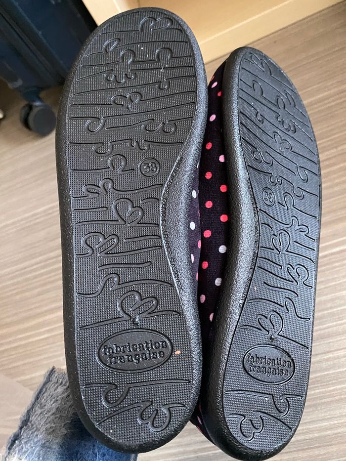 Pantoufles neuves - photo numéro 2