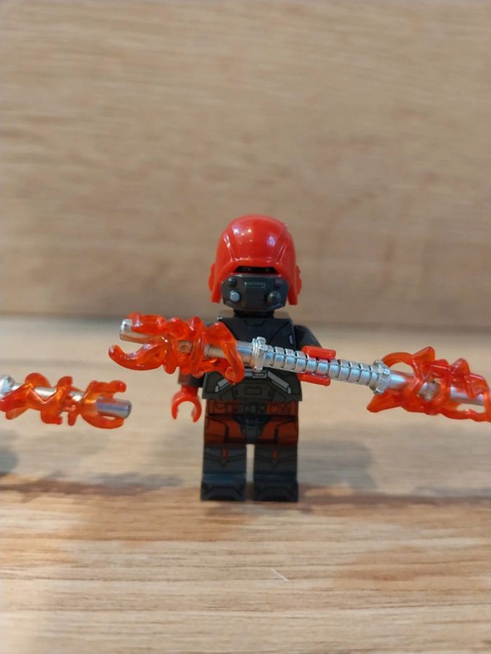 Figurines type lego 2 Droides Assassins star wars - photo numéro 2