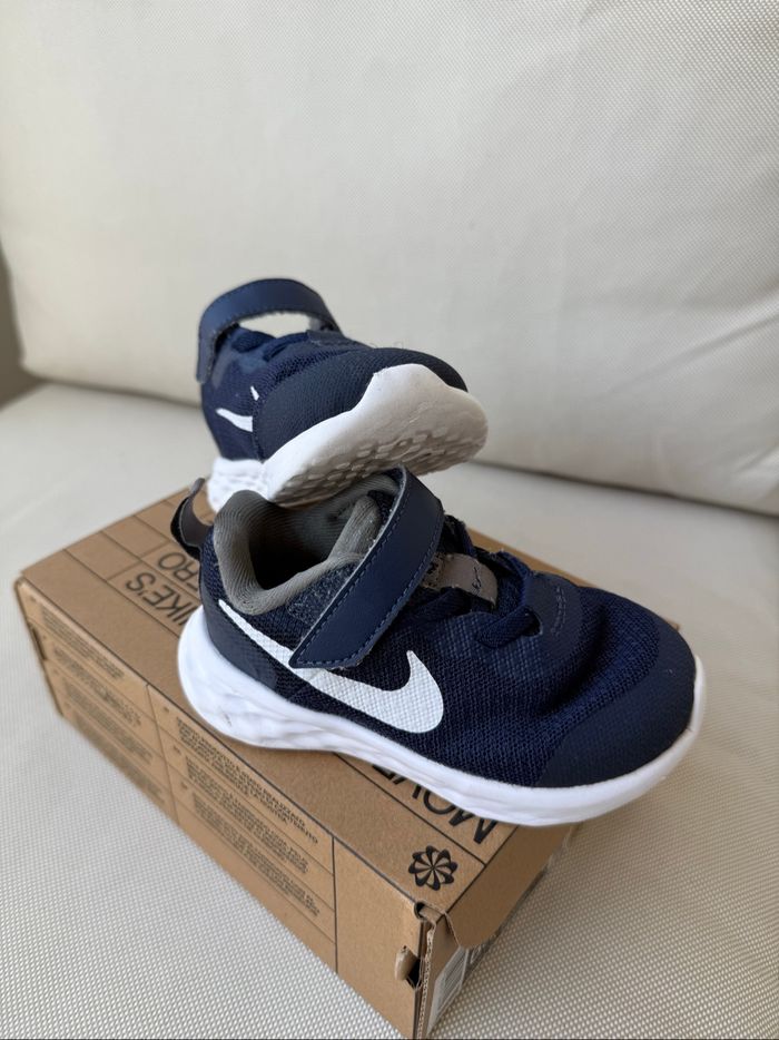 Basket Nike bleu marine - photo numéro 5