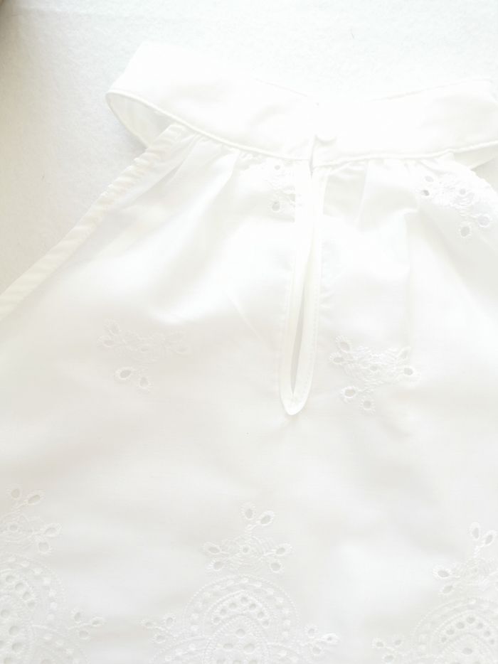 Top blanc ras de cou à broderie anglaise Shein 8/9 Ans - photo numéro 7