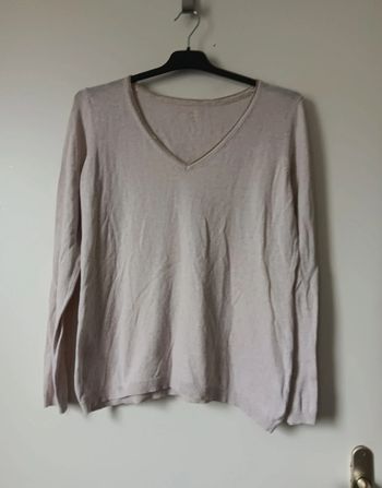 Pull fin col V Beige Pâle / Grège 80% Coton avec détails irisés taille 38