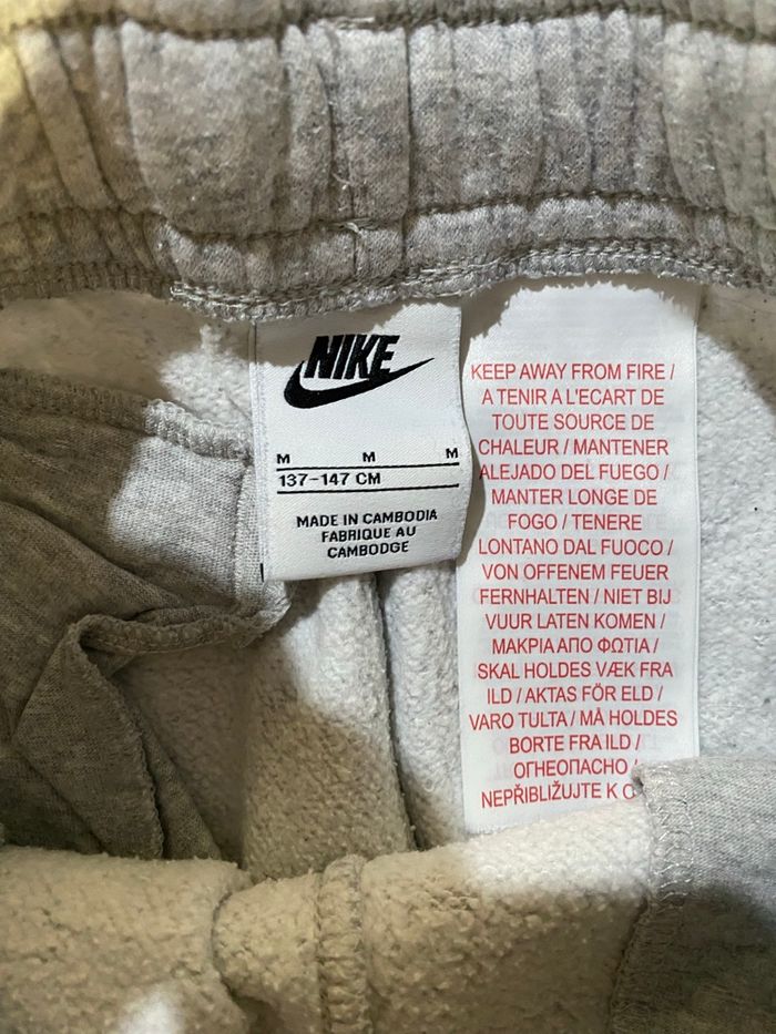 Bas jogging gris Nike taille M enfants - photo numéro 2