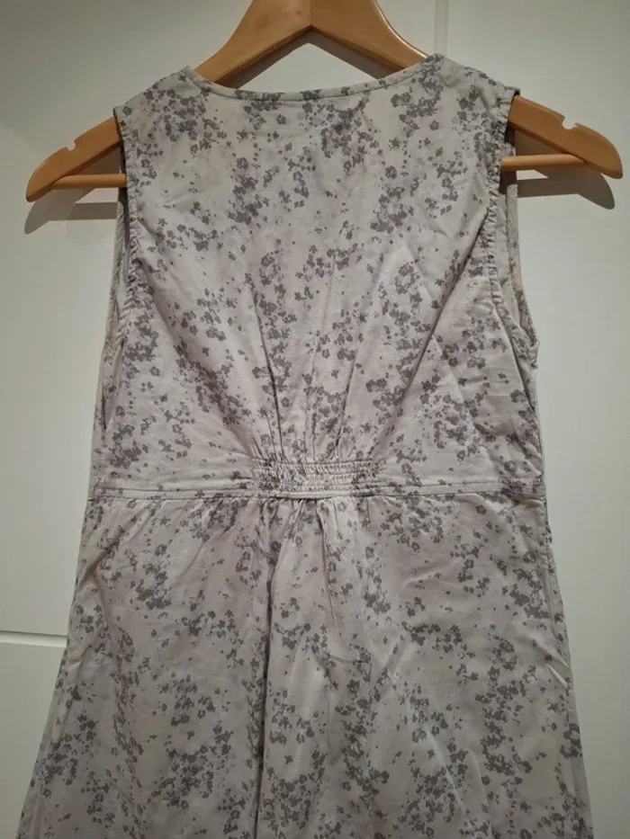 Jolie robe fleurie blanche et grise T.1 Très bon état - photo numéro 6