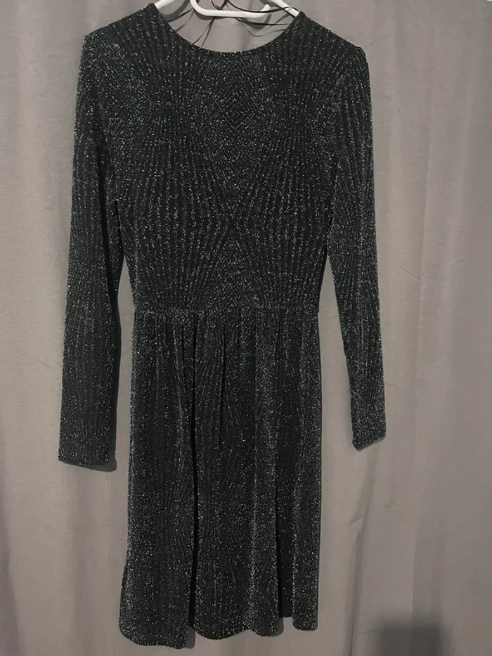 Robe à paillettes - photo numéro 2