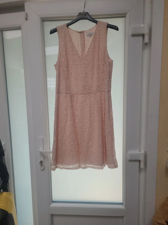 Robe rose poudré taille 40