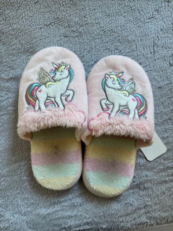 Chaussons licorne 31/32 TBE