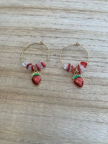 boucles d'oreille fraise