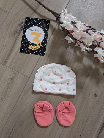 Bonnet chaussons tape à l'oeil 3 mois neufs