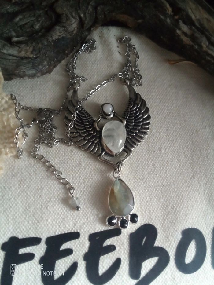 Collier scarabée argenté et pierres semi précieuses - photo numéro 3