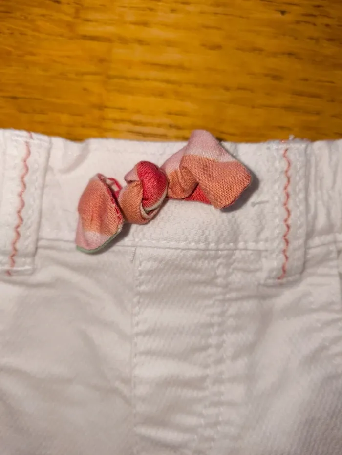 Short blanc fille excellent état 3 mois Grain de blé - photo numéro 2