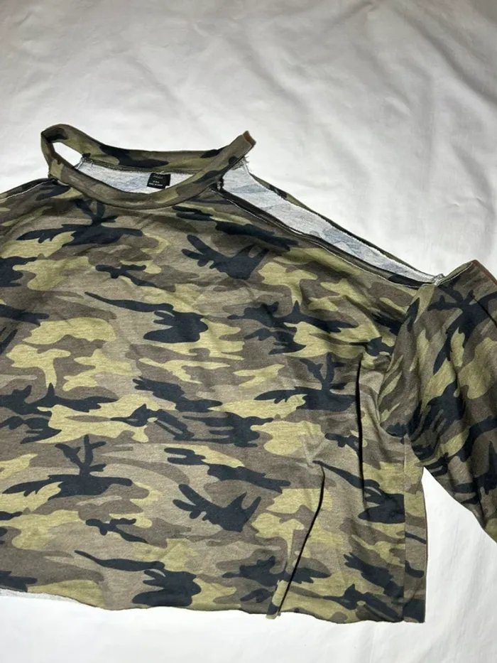 Blouse shein motifs militaire - photo numéro 4