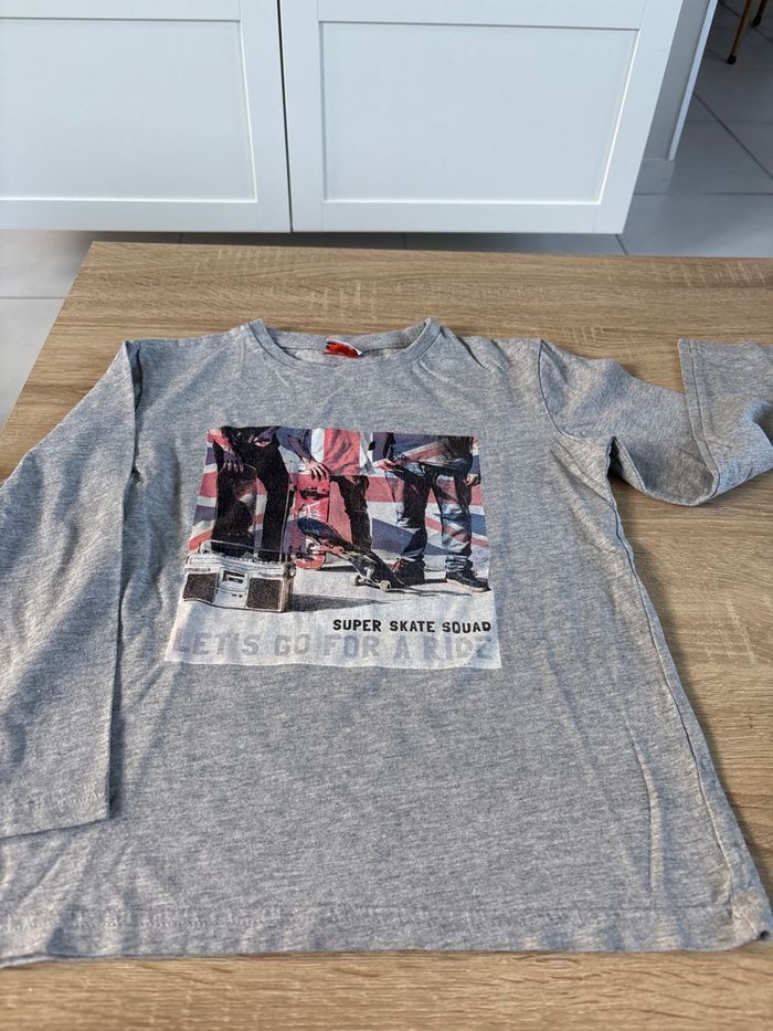 T t-shirt garçon huit ans