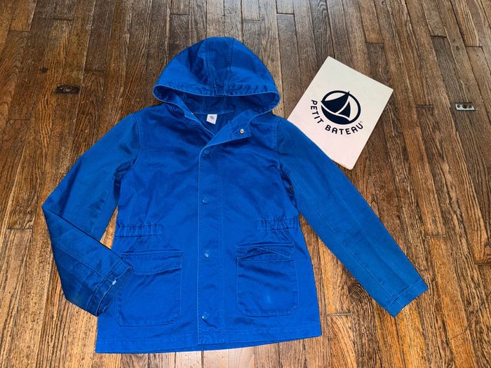 manteau léger Petit Bateau 10 ans très bon état (une mini trace sur la poche)
