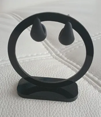 Boucles d'oreilles forme goutte d'eau noires