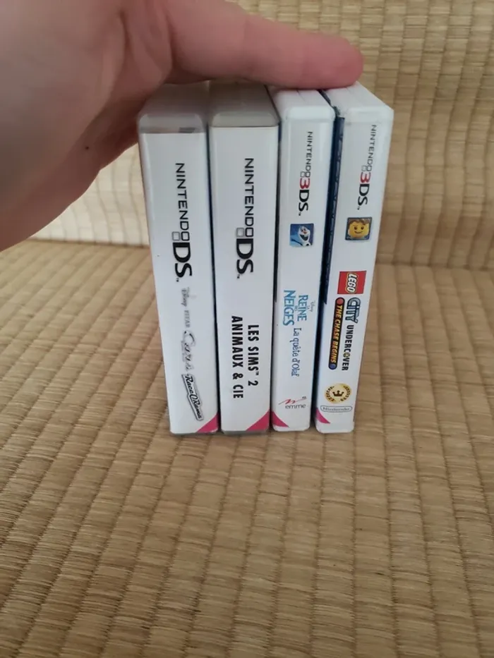 Lot de 4 jeux Nintendo DS cars, sims 2, quête d'Olaf et Lego - photo numéro 2