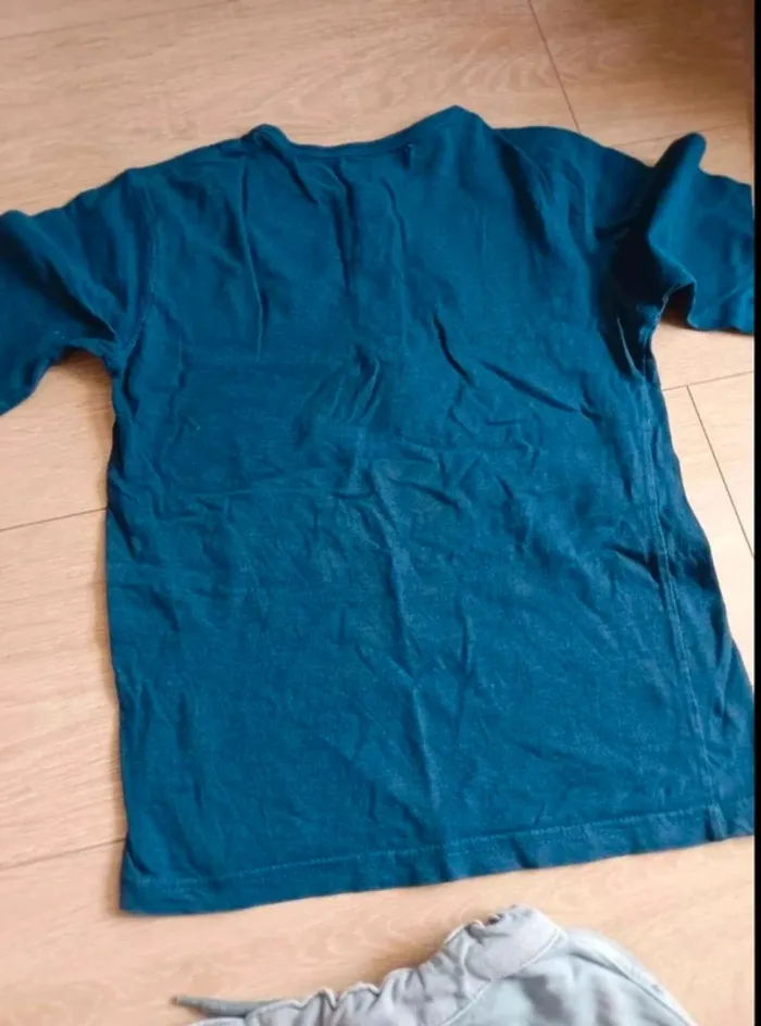 Short  et  t-shirt  8  ans - photo numéro 5