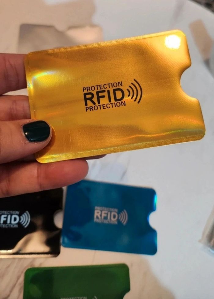 Protection carte bancaire et passeport - photo numéro 3